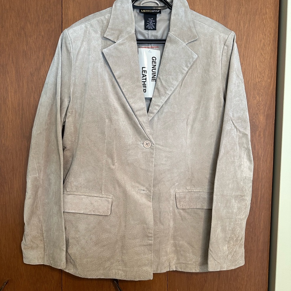 Metrostyle Women's Tan Leather Blazer